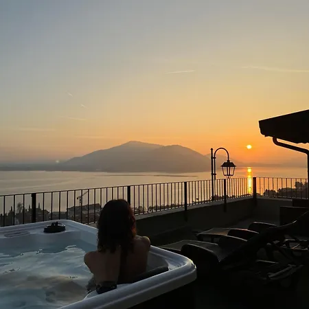 Terrazza Sulle Mura Sole Apartment Predore